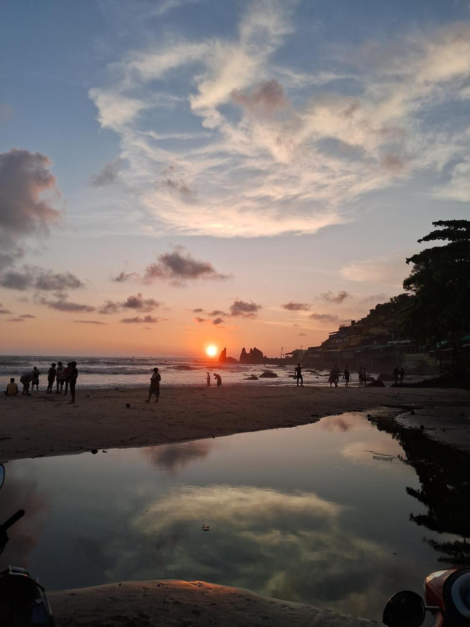 Kumbaya Beachside Hostel & Apartments At Arambol Beach 外观 照片